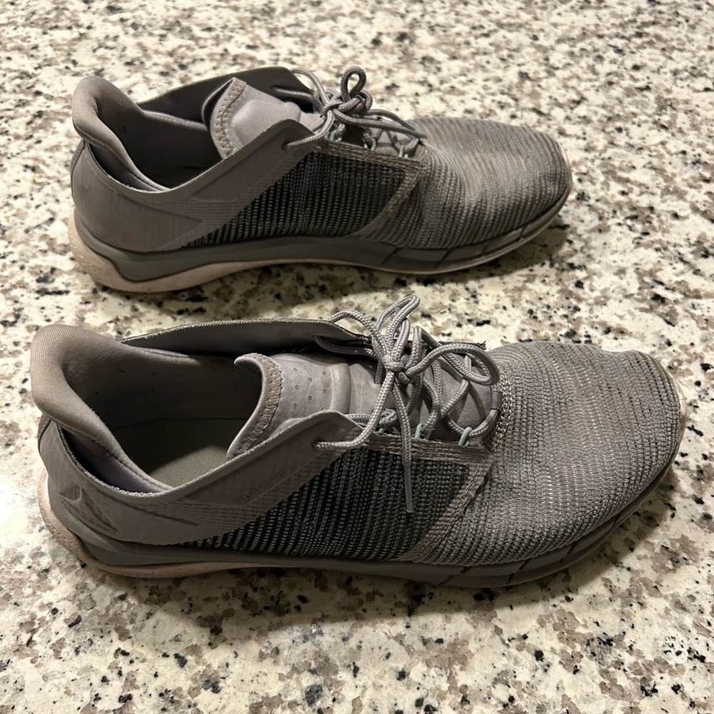 Reebok sneakers gray